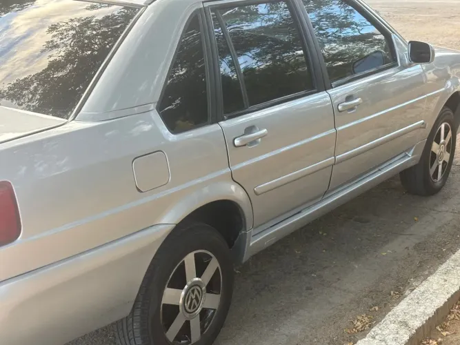 Volkswagen Santana 2.0  (álcool) 2003