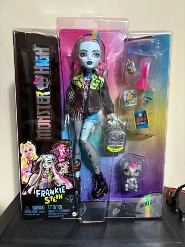 Monster High - Frankie Stein Core Refresh/Novo Visual