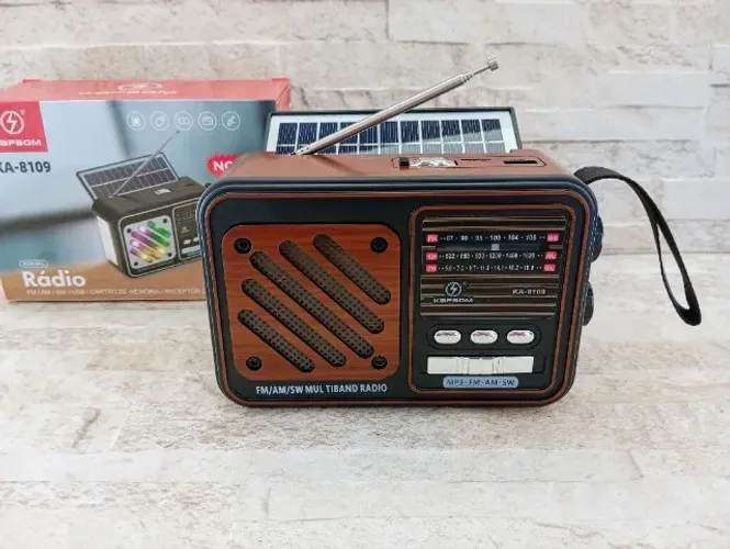 Rádio Portátil Bluetooth Painel Solar com Lanterna FM USB TF