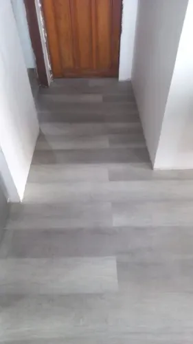 Piso vinílico especializado entodo tipo de piso cola 