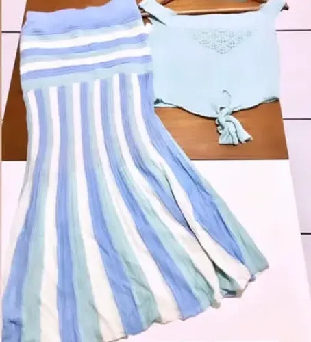 Conjunto Cropped mais saia em tricot
