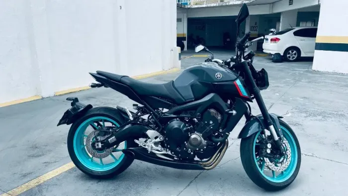 Yamaha MT-09 com ABS 2024