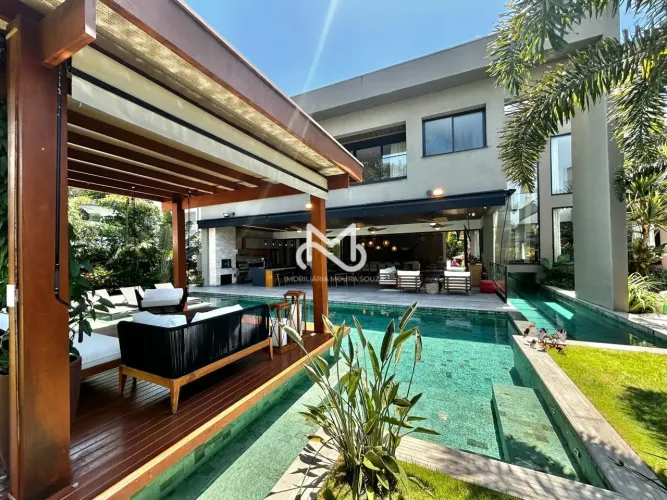 Casa Nova de Altíssimo Padrão 855 m² de sofisticação, com 6 suítes, À Venda