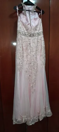 Vendo vestido de festa na cor rosa