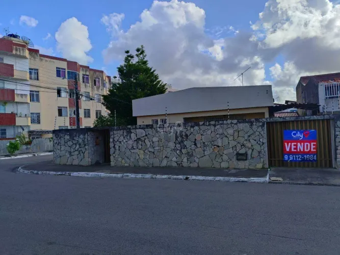 Casa à Venda no Bairro Suíça - Excelente Localização!