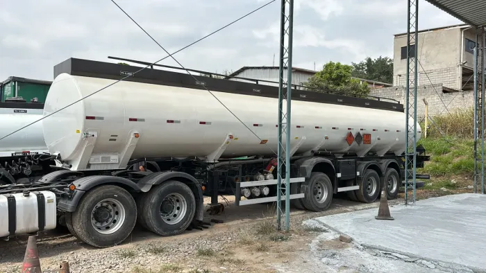 Carreta tanque aço carbono 35000 litros