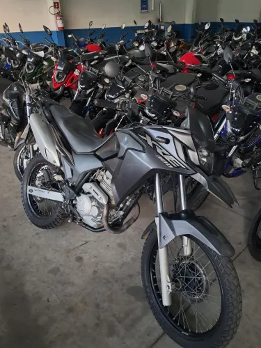 XRE 300 2021