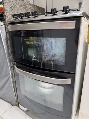 Fogão 4 bocas Electrolux com 2 fornos