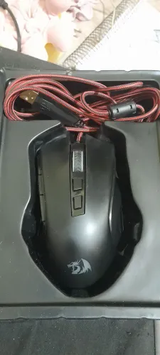 Vendo mouse Redragon Griffin. Usado e em bom estado 