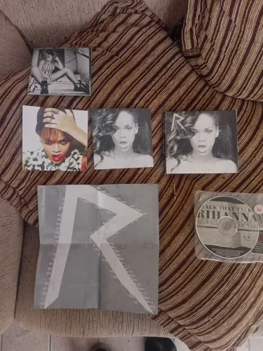 CD Rihanna Talk that talk Deluxe
