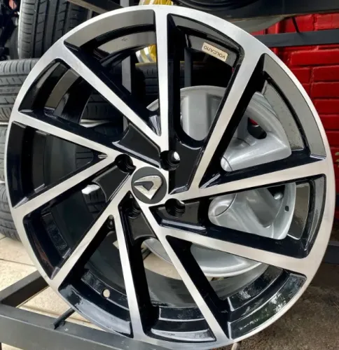 Rodas R seven aro 18 Furação 4x100