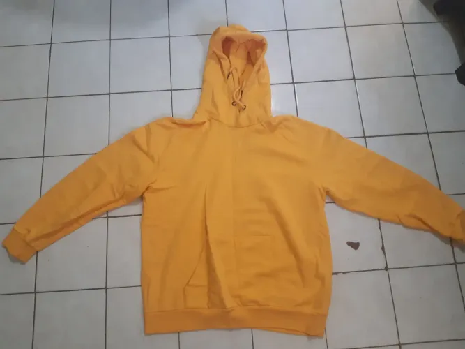 Blusa de Moletom Amarela com Capuz (leia a descrição)