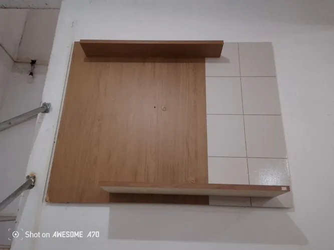 Painel com avaria para TV 58 polegadas com prateleiras e nicho entrega grátis