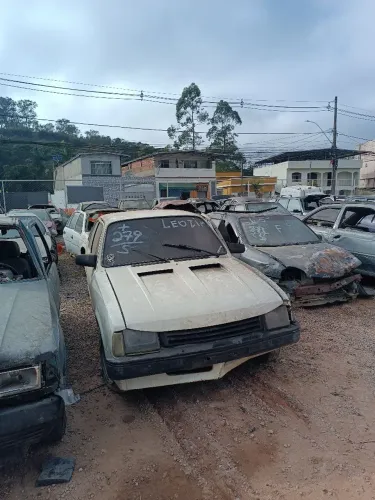 Sucata para retirada de peças chevette