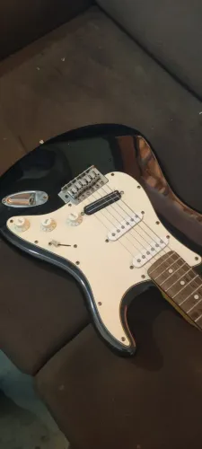 Guitarra SX Stratocaster