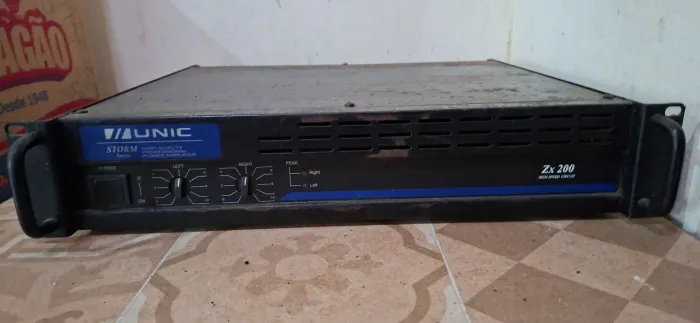 Amplificador UNIC ZX 200