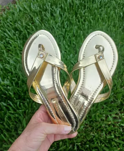 Chinelo Novo Moleca tam 33