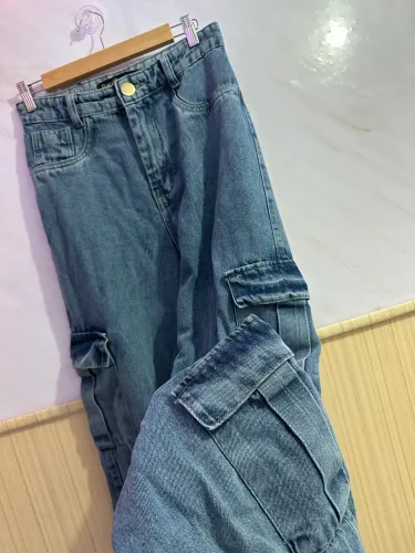 calça jeans cargo 