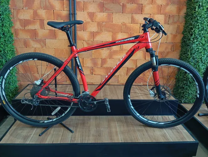  Bike Specialized vermelha Rockhopper Aro 29 t-19