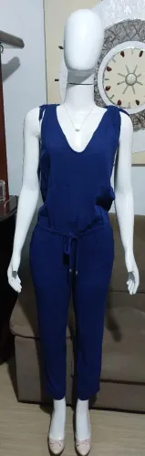 Macacão azul elegante