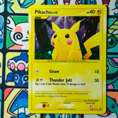 Pikachu (112/111)  Da coleção rising rivals de 2009 (SP)