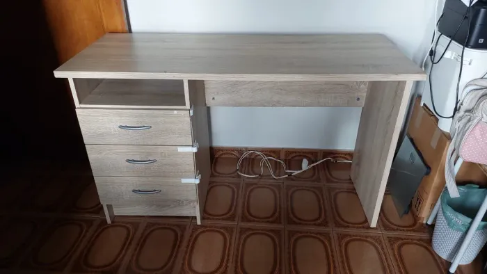 Mesa para computador com 3 gavetas