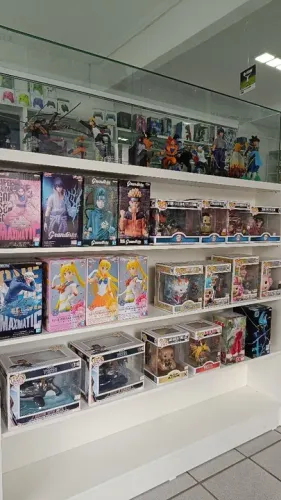 Figures colecionáveis disponíveis, tudo original, loja física