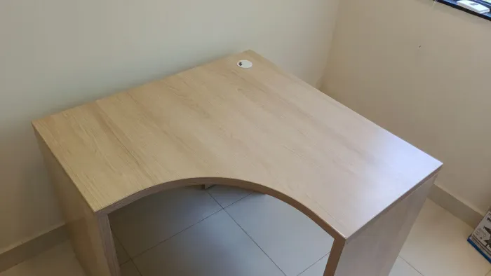 Mesa de canto 100x100 escritório/escrivaninha