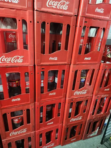 Caixas de coca cola retornavel Pet  2 litros.