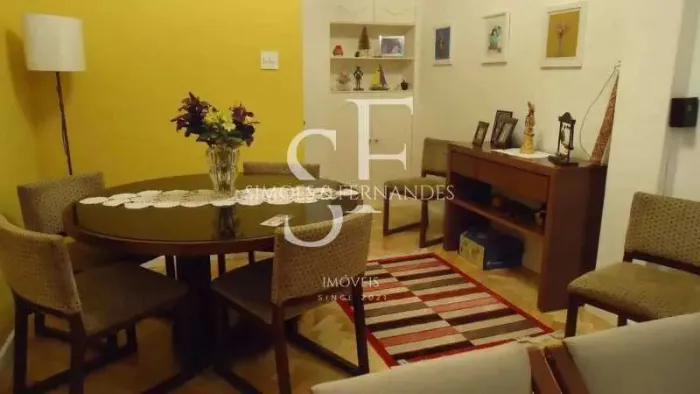 Tijuca - Rua Marquês de Valença - Apartamento 2 quartos, com armário, 1 vaga.