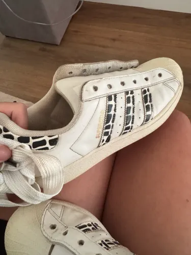 Tênis adidas super Star 