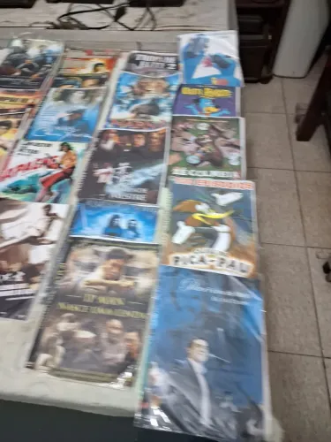 Coleção de DVDs Variados  decorativo- Ação, Desenh 20 unidade os e Mais!