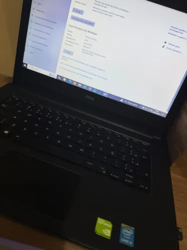 Notebook com Intel Core i5 e GeForce (placa de vídeo) 