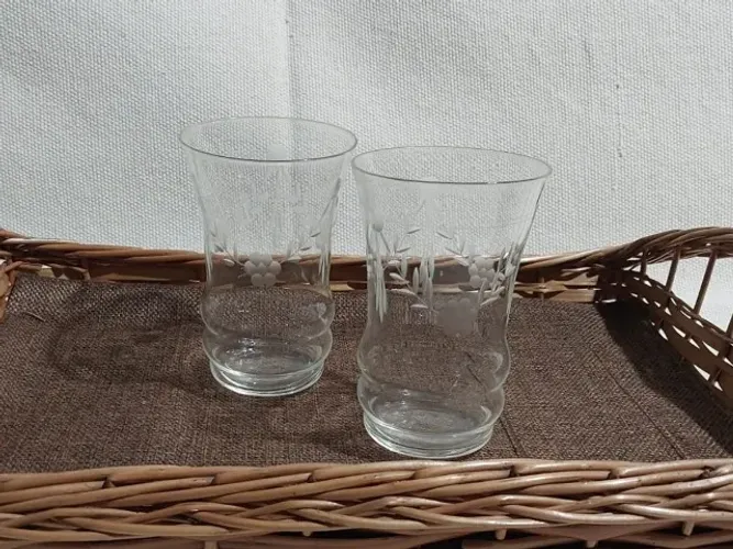 Par de Copos de Cristal Finos com Flores