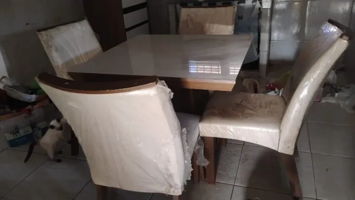 Mesa 4 cadeiras , mesa com vidro
