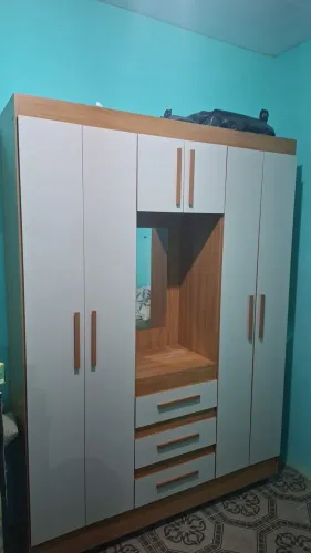 Guarda-Roupa 6 Portas com Espelho 