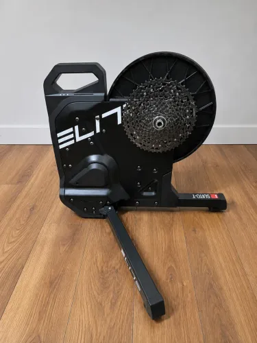 Rolo de Treino Smart Elite Suito-T + Tapete + Cassete CUES 11v