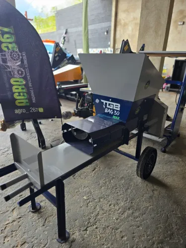 Ensacadora silagem TGB com motor 