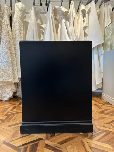 Armário baixo preto