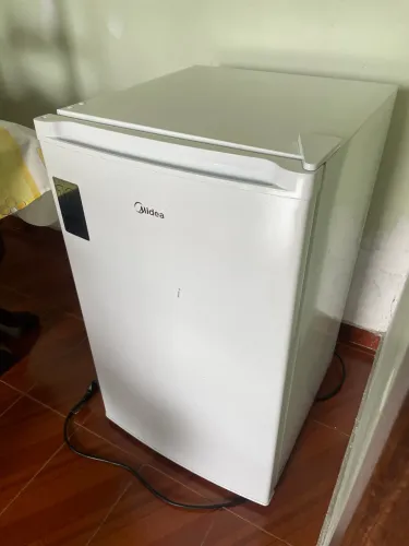 Frigobar Midea 124L 220v