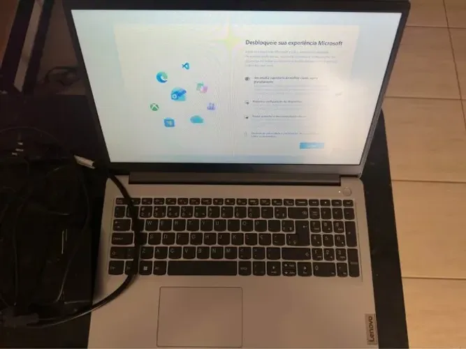 Notebook Lenovo IdeaPad 1 - SSD 128GB / Windows 11 / Ideal para Estudos e Trabalho