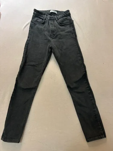 Calça jeans preta