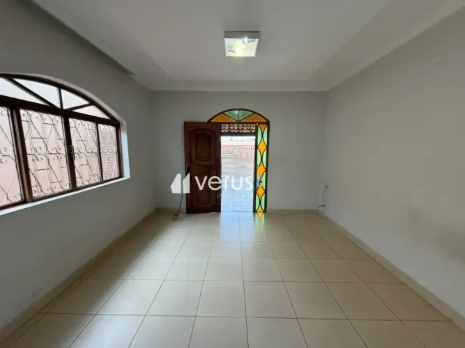 Casa para aluguel, 5 quartos, 2 suítes, 4 vagas, Tibery - Uberlândia/MG