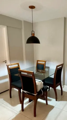 Conjunto Mesa + 4 cadeiras