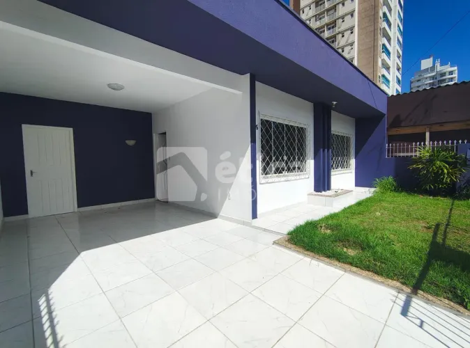 Locação Casa Comercial, localização privilegiada próximo à Prefeitura Itajaí SC