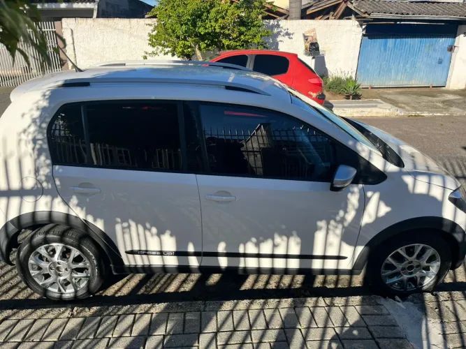 Volkswagen Up! Cross 1.0 TSI Total Flex 12V 5P 2017