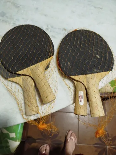 4 raquetes de ping pong