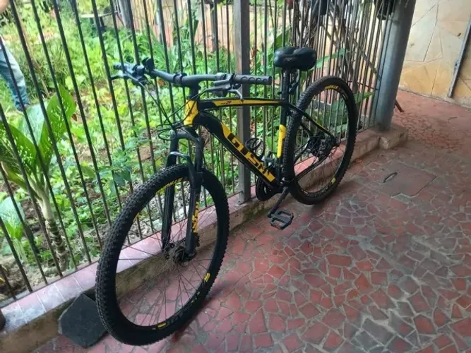 TROCO bike GTS M1 Aro 29 - Freio Hidráulico | Shimano 24 Marchas. PODE SER SUA!