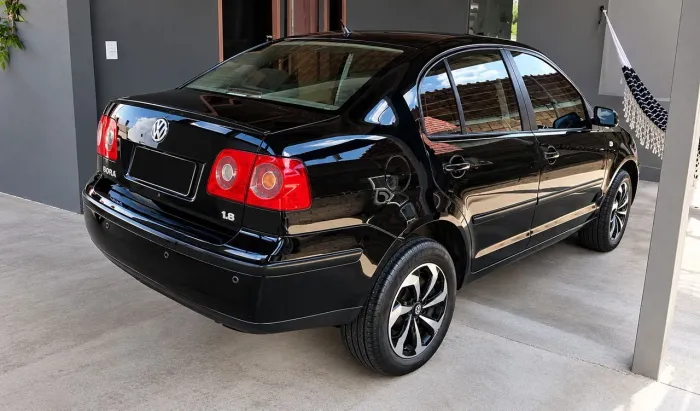 Volkswagen Polo Sedan 1.6 MI Total Flex 8V 4P 2009