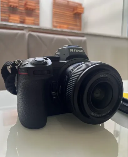 Kit câmera Nikon Z5 + 1 lente e outros